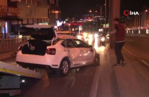 Beylikdüzü'nde korkutan kaza! Otomobil takla attı