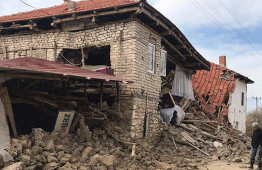 Denizli bir kez daha sallandı depremin büyüklüğü açıklandı