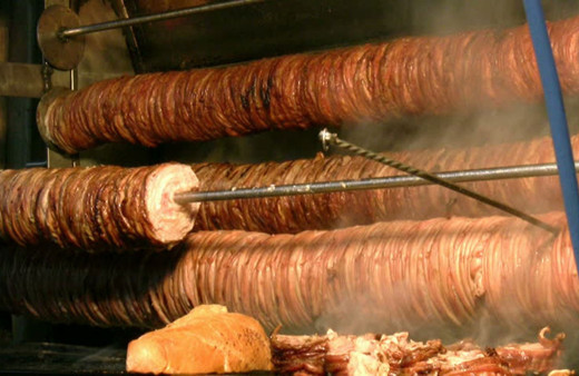 Onkolog Dr. Yavuz Dizdar kokoreçin hem aşı hem mutluluk kaynağı olduğunu söyledi