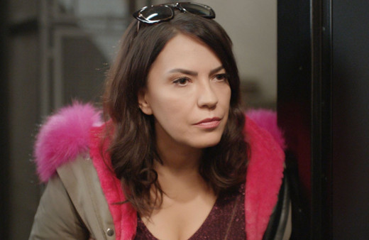 Yeşim Salkım ve kızı Gizem Şeyma Subaşı'nın İngilizcesiyle dalga geçti 'BİM sütlacı övüyor' dediler