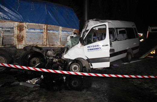 Konya'da feci kaza: Çok sayıda ölü ve yaralı var!