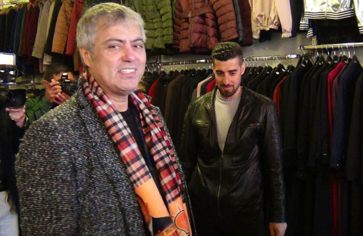 Cengiz Kurtoğlu kapı kapı dolaşıp AK Parti adayına destek istedi