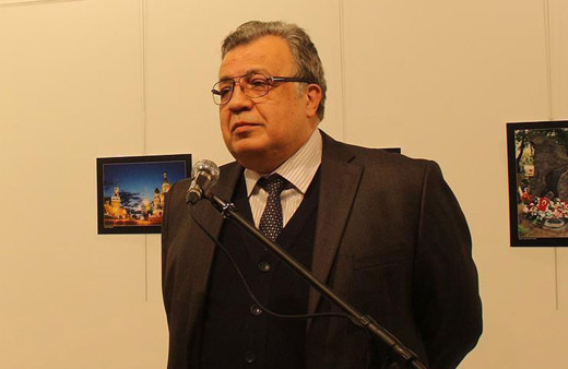 Karlov suikastı davasında iki tahliye