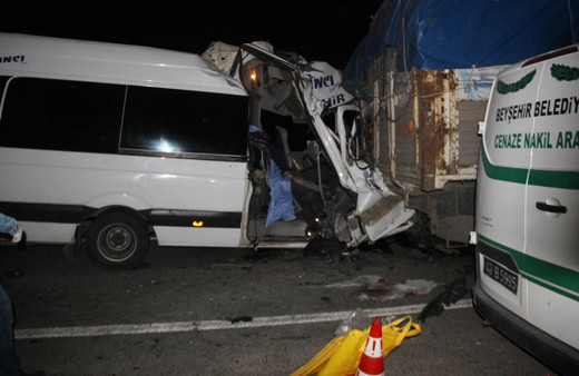 Konya'da feci kaza: Çok sayıda ölü ve yaralı var!