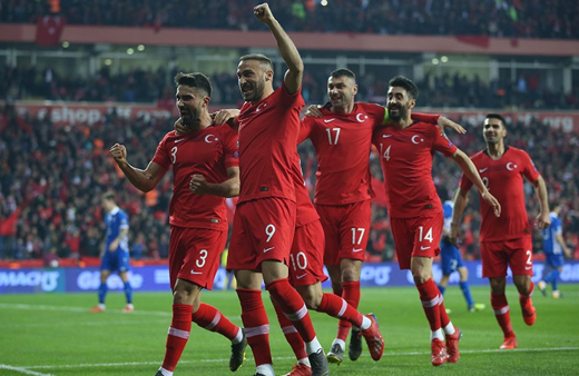 Cenk Tosun, Süper Lig'e dönecek mi? İşte yanıtı