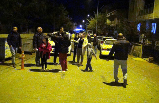 Kayıp ihbarı yapılan çocuk, kanepenin arkasından çıktı