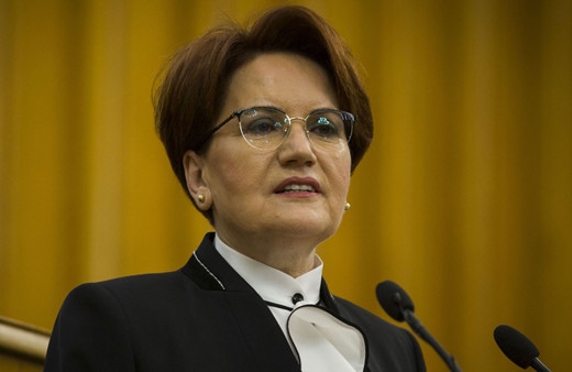 İYİ Parti'de kurucu üyeler Akşener'e Olağanüstü Kurultay çağrısı yaptı