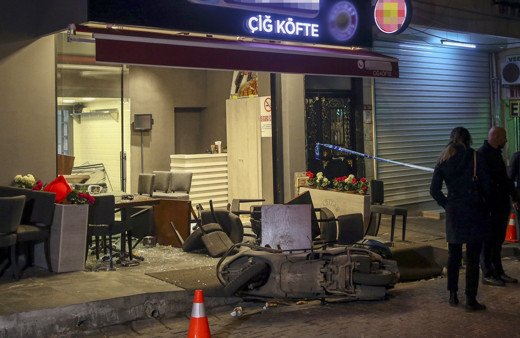 Bahçelievler’de çiğ köfteci dükkanına silahlı saldırı