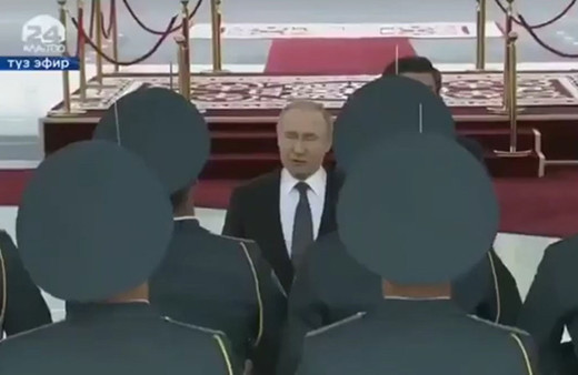 Putin Kırgız askerlere Türkçe seslendi