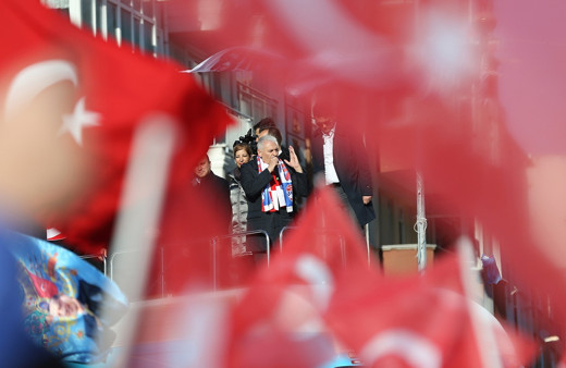 Binali Yıldırım seçim çalışmalarını Silivri'de tamamladı