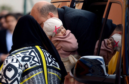 Bilal Erdoğan oy kullanmaya eşi ve çocuğuyla geldi