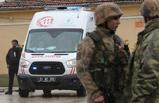 Diyarbakır'da 'muhtarlık' kavgası: 2'si ağır 14 yaralı