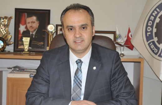 Alinur Aktaş aslen nereli eşi Sevinç Aktaş ve çocukları kimdir