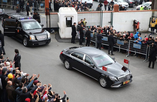 İstanbul Üsküdar'da oyunu kullanan Erdoğan'a coşkulu karşılama