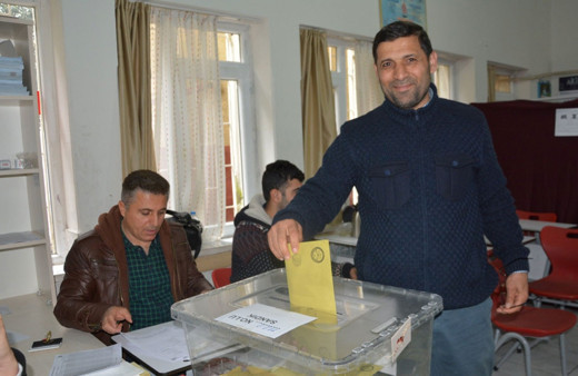 Türkiye vatandaşı olan Suriyeliler ilk kez oy kullandı