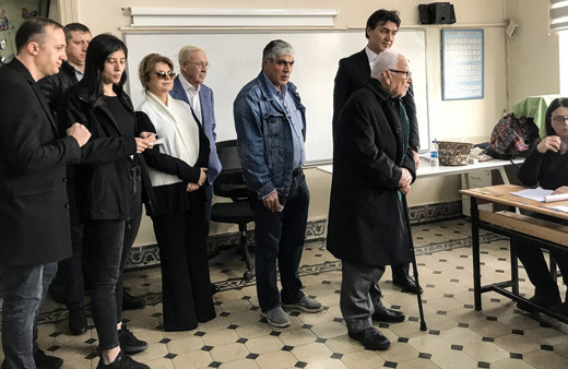 Tansu Çiller sırada bekletildiği için özür dileyen görevlilere böyle dedi