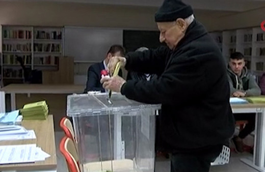 Türkiye sandık başında oy verme görüntüleri