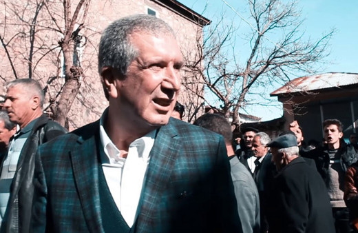 Belediye başkanına silahlı keserli saldırı