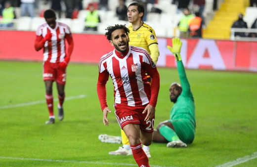 Galatasaray'da Douglas sesleri yükseliyor