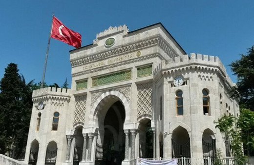 İstanbul Valiliği açıkladı! Öğrenciyi darp eden polis açığa alındı