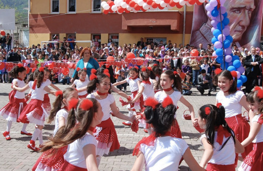 23 Nisan şarkıları-en çok paylaşılan 23 Nisan şarkı sözleri