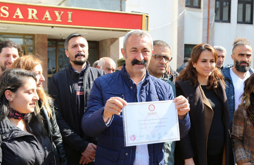 Fatih Mehmet Maçoğlu mazbatasını aldı