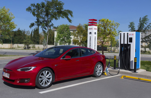 Türkiye’de elektrikli otomobil satışı 5 kat arttı! Devler sıraya girdi!