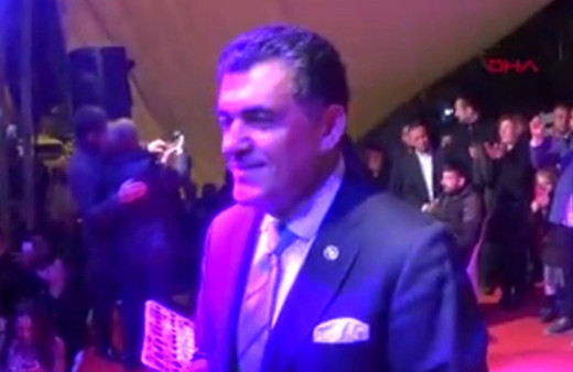 Ardahan'a belediye başkanı seçilen Faruk Demir'in ilk icraatı konser vermek oldu