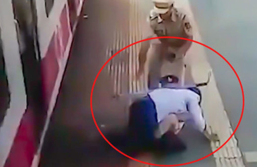 Trenden düşen adam böyle kurtarıdı