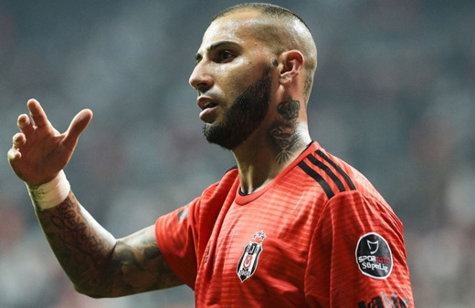 Portekizli yıldız Quaresma, Beşiktaş'ı sildi