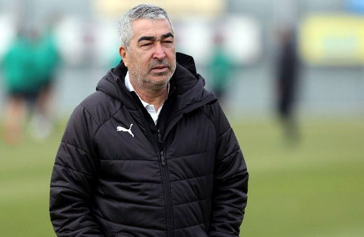 Bursaspor teknik direktörü Samet Aybaba istifa etti