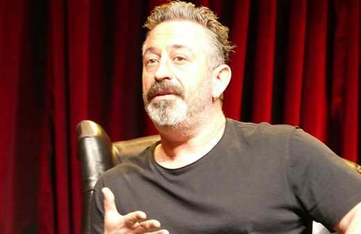 Cem Yılmaz gösterisinde Acun Ilıcalı ve Nusret'le dalga geçti