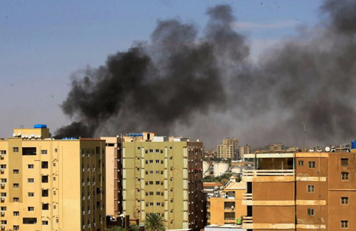 Sudan'da protestoların şiddeti arttı göstericiler karargaha girdi