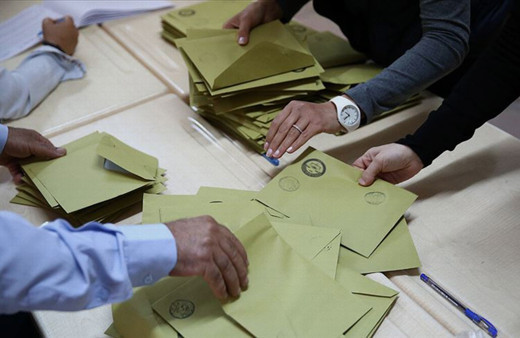 AK Parti İstanbul'da 38 ilçedeki oyların yeniden sayılmasını istedi