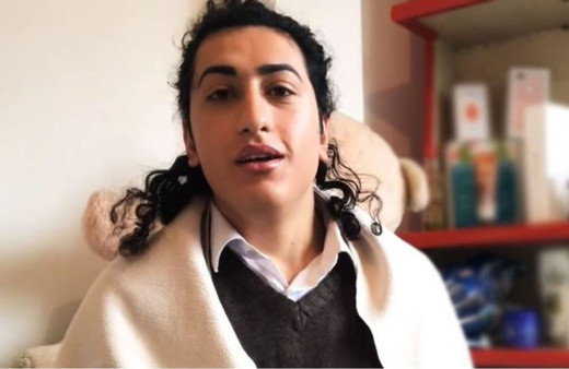 Erkek çocukları öpüştüren YouTube fenomenine rekor ceza