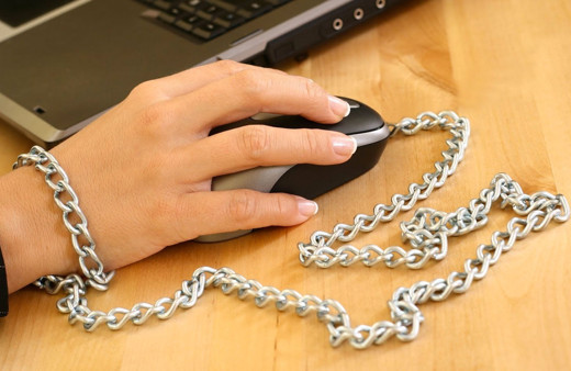 Müslümanlara interneti yasakladılar