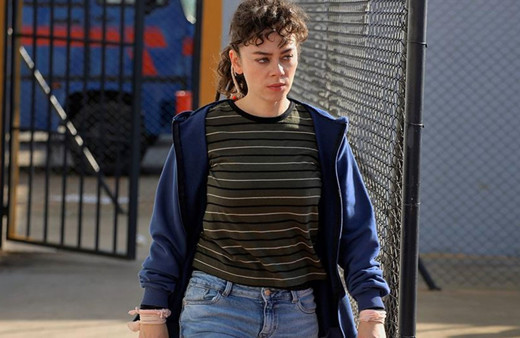 Avlu'da bombalar patladı! Dizinin sevilen ismi kadrodan ayrılacak