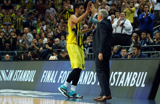 Fenerbahçe Ahmet Düverioğlu ile nikah tazeledi