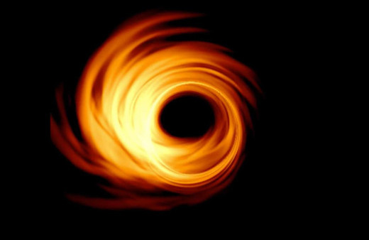Kara deliğin ilk fotoğrafı yayınlandı! İşte çığır açan kara deliğin resmi