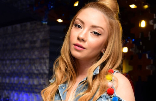 Köpekleri katledenler Ece Seçkin'i ağlattı