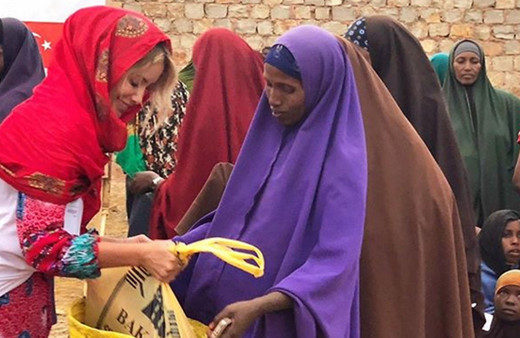 Gamze Özçelik'ten duygulandıran Sudan paylaşımı!