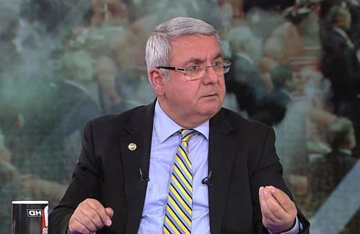 Mehmet Metiner'den AK Parti'ye MHP eleştirisi! 'Az'ın siyasi çizgisine evriliyor...'