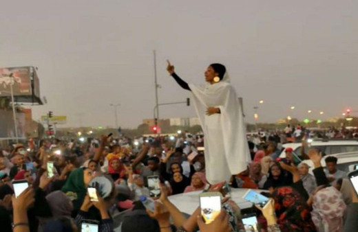 Sudan'da darbeyi yapan general görevi bıraktı