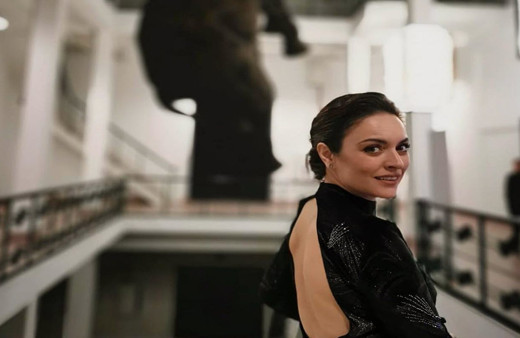 Ezgi Mola çıldırdı: Sülalesiyle birlikte yok olsun!