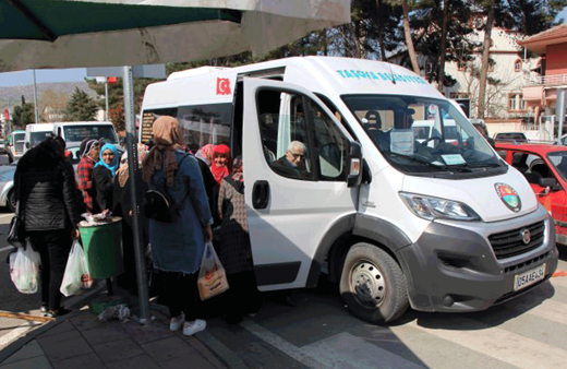 Seçimlerle alakası yok Bu belediye minibüsünde para geçmiyor