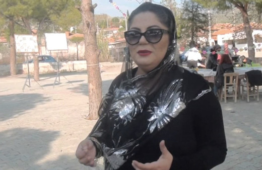 Şarkıcı İzel soyadı nedir yüzü neden oldu İzel kimdir yaşı