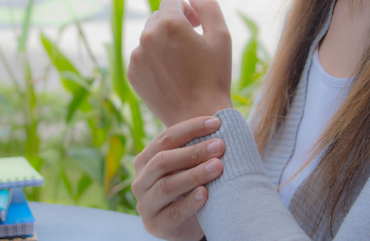 Karpal Tünel Sendromu nedir ev kadınları ve ofis çalışanları dikkat