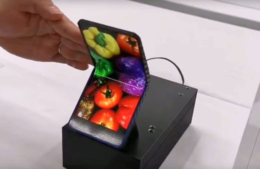 Katlanabilir telefonda bir ilk! Samsung ve Huawei'den çok başka
