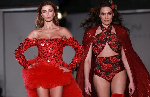 Özge Borak podyumda hüsrana uğradı