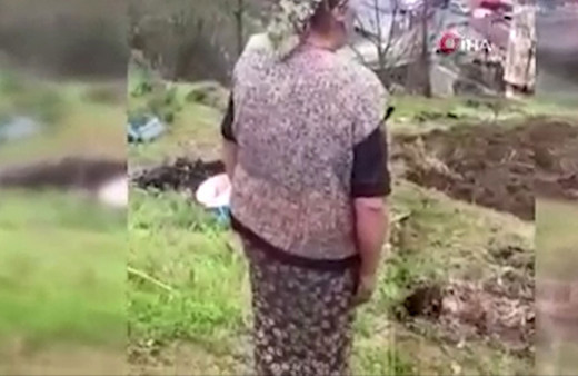 Tarlada sireni duyunca bakın ne yaptı